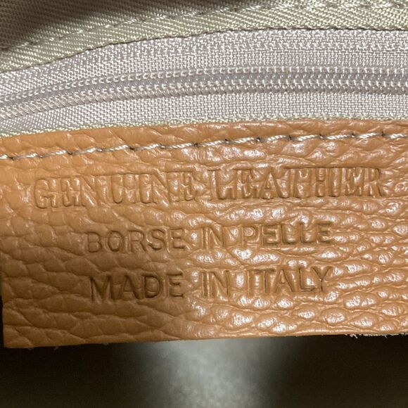 NWT Silvano Borgatti Leather Bag with Top Zipper, Tassel and Detachable Chain. - Picture 7 of 8